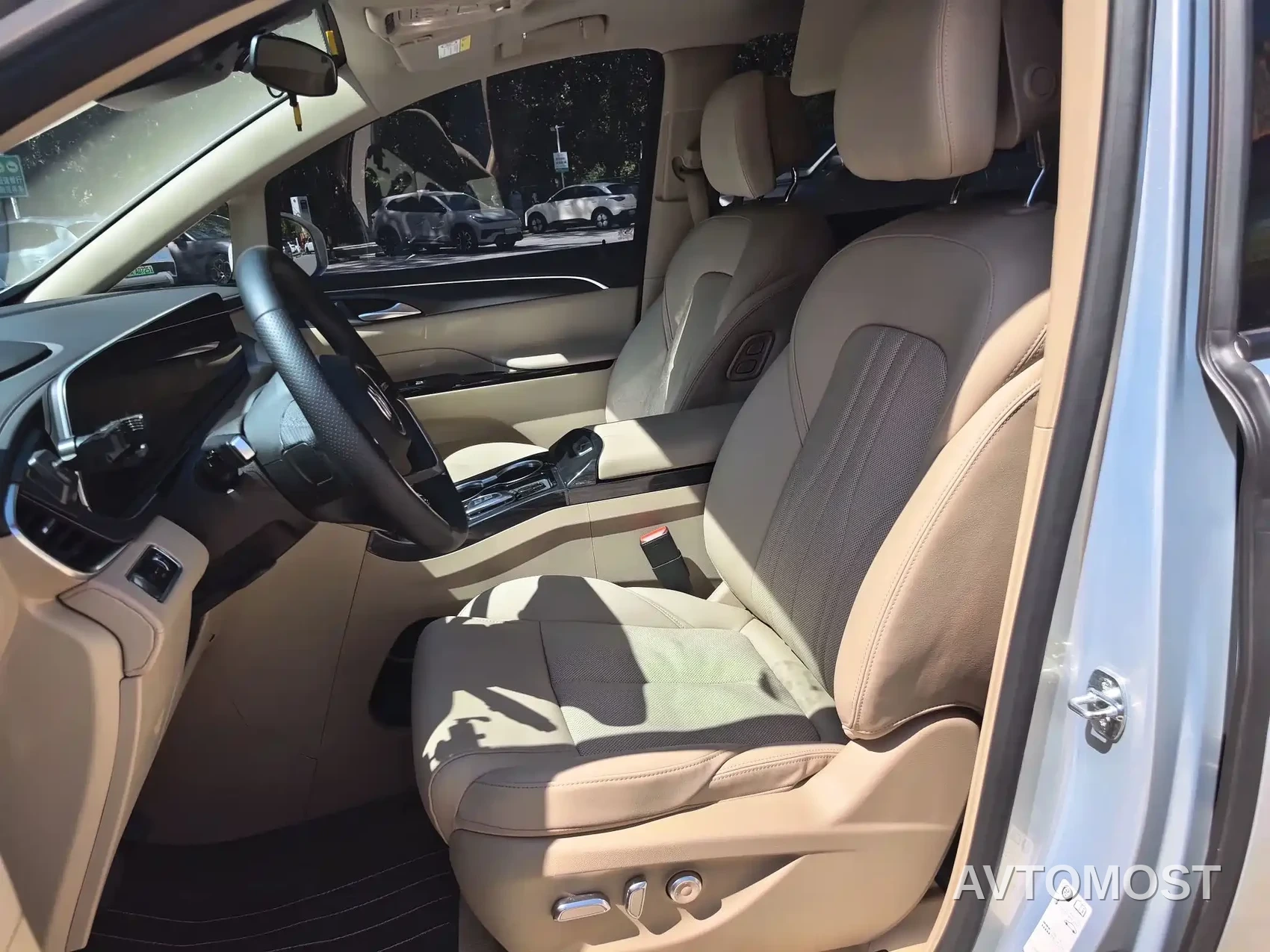Buick GL8 New Energy 2025 Land Honor Premium Edition 7-Seater — фото 11