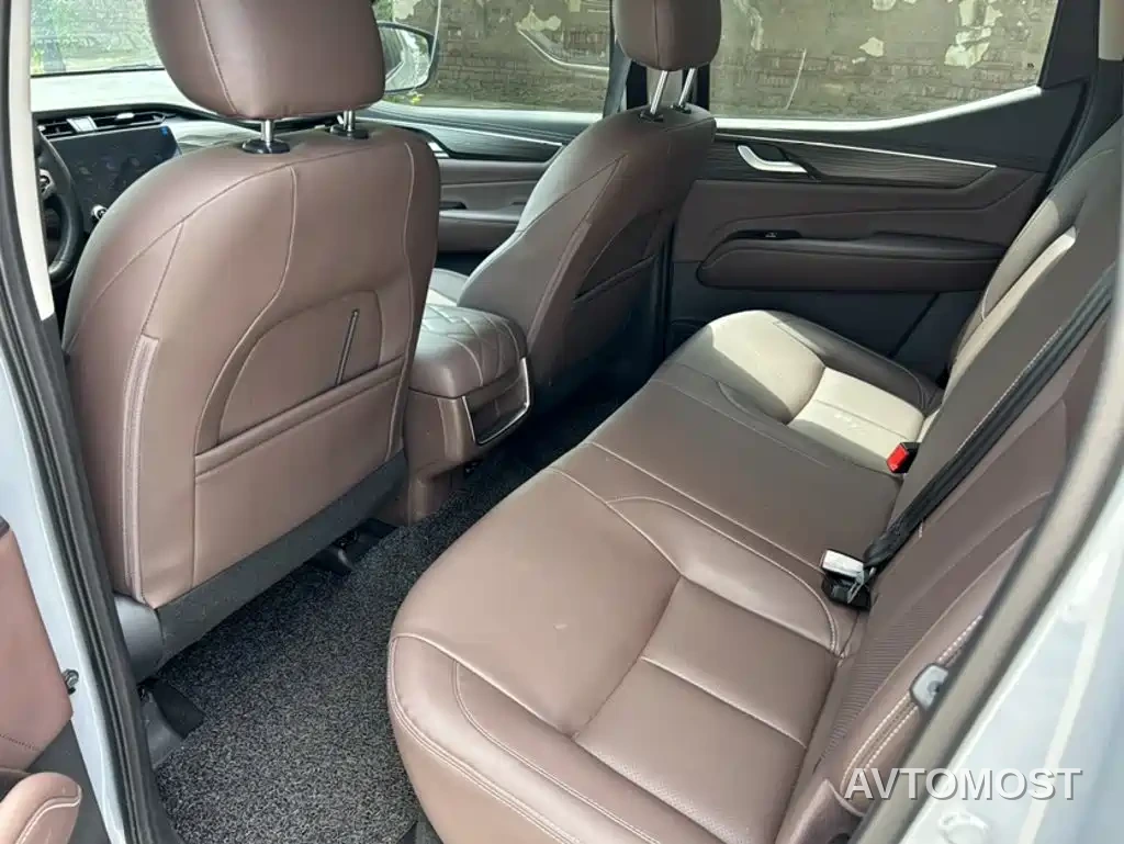 Dongfeng Palasso 2025 Model 2.0T Automatic 2WD Elegance — фото 13