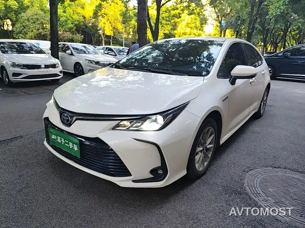 Toyota Corolla 2021 Hybrid 1.8L E-CVT Elite Edition — фото 1