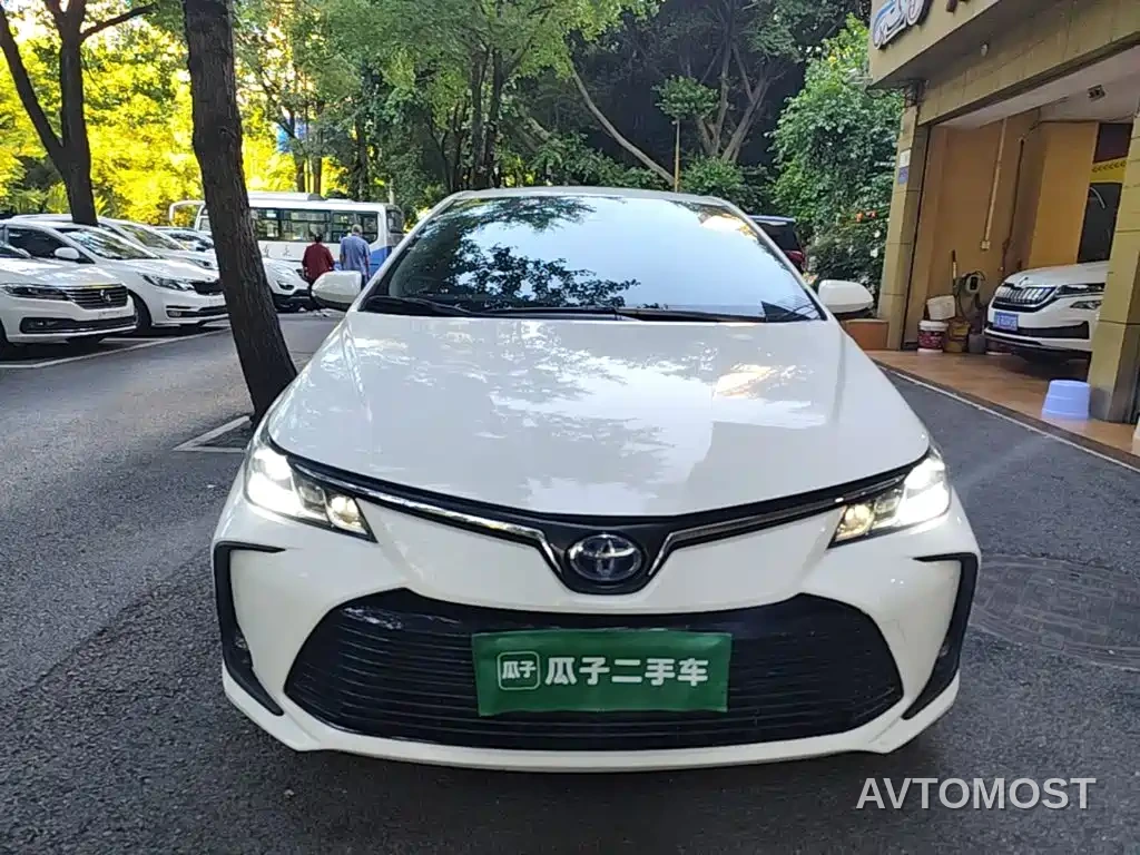 Toyota Corolla 2021 Hybrid 1.8L E-CVT Elite Edition — фото 2