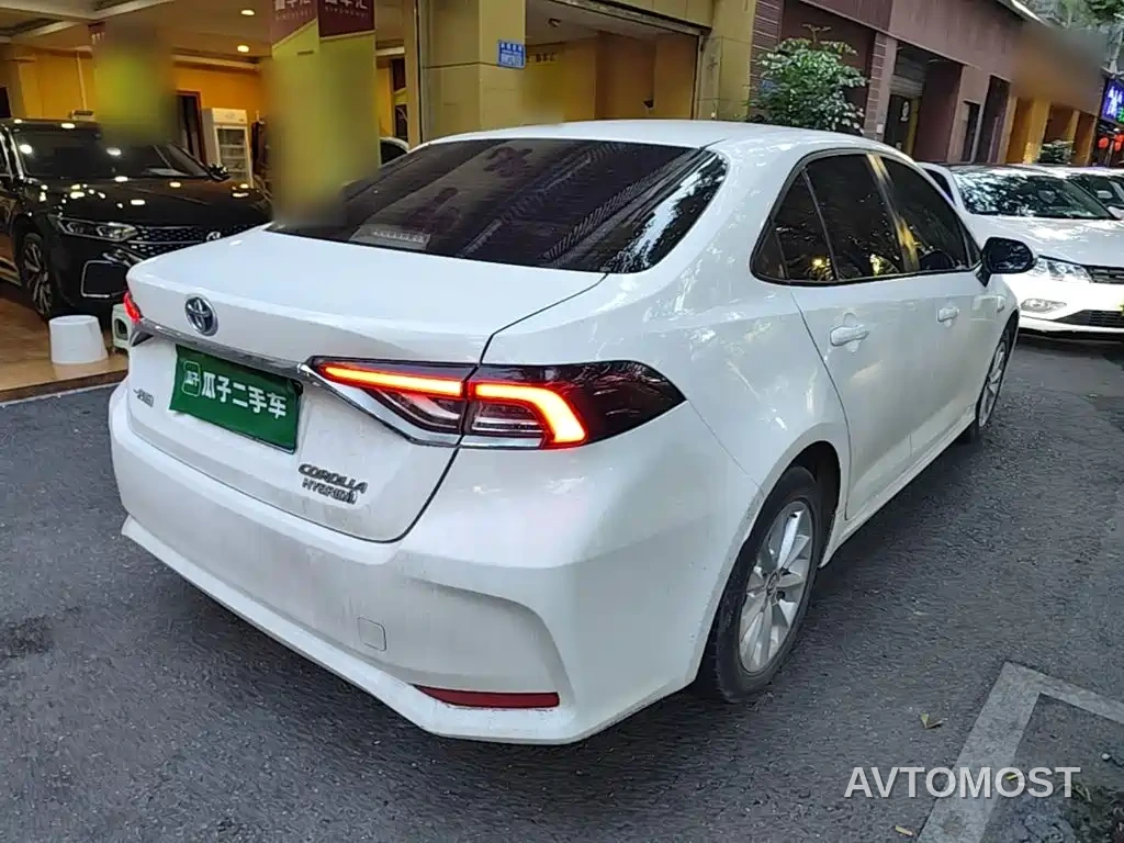 Toyota Corolla 2021 Hybrid 1.8L E-CVT Elite Edition — фото 6