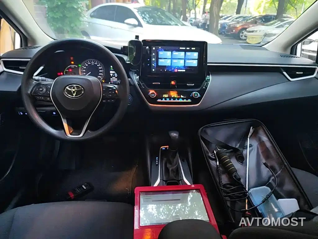 Toyota Corolla 2021 Hybrid 1.8L E-CVT Elite Edition — фото 9