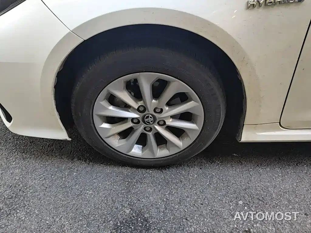 Toyota Corolla 2021 Hybrid 1.8L E-CVT Elite Edition — фото 22