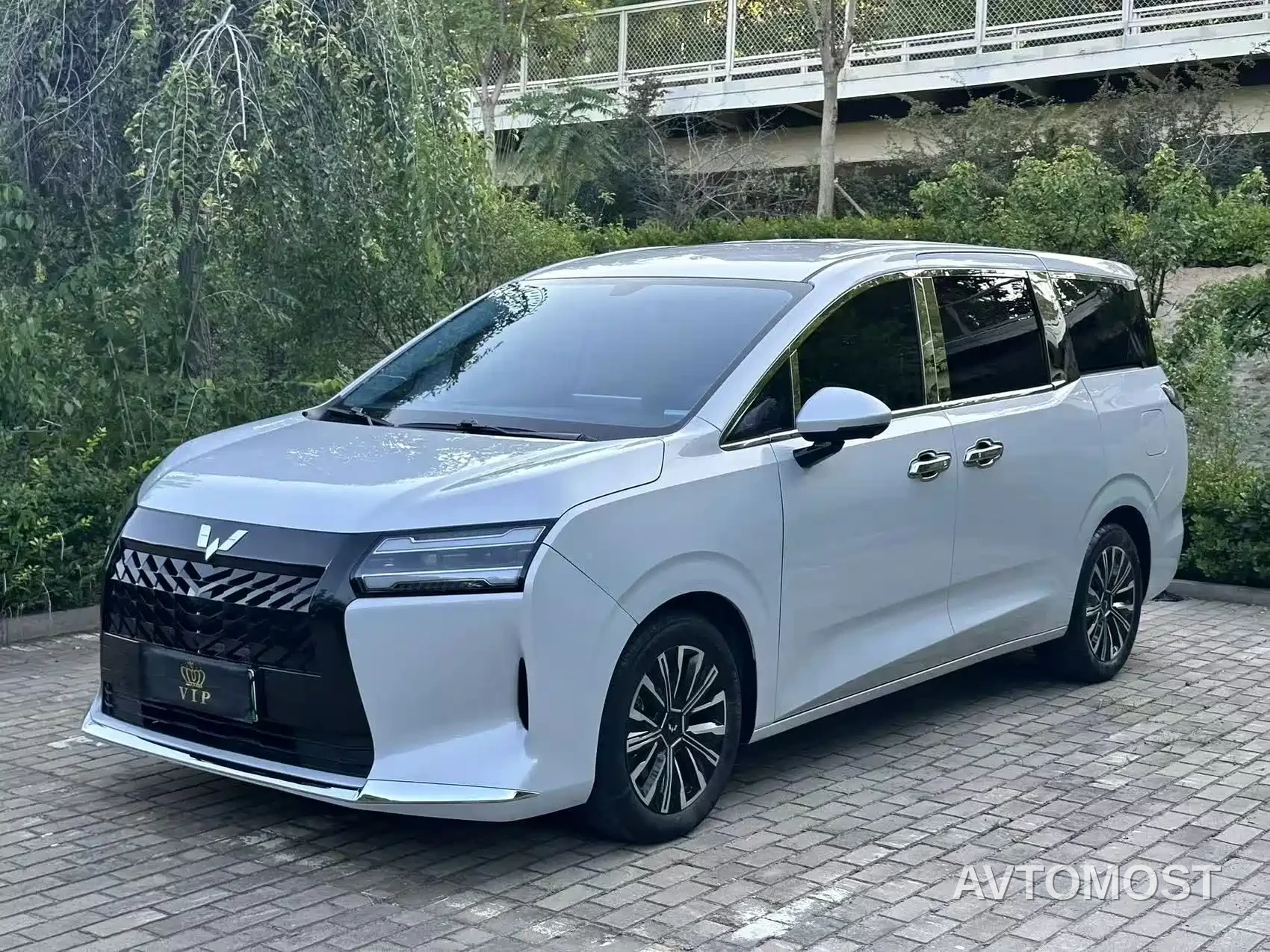 Wuling Motors Xingguang 730 New Energy 2025 Model Plug-in Hybrid Base Version — фото 1