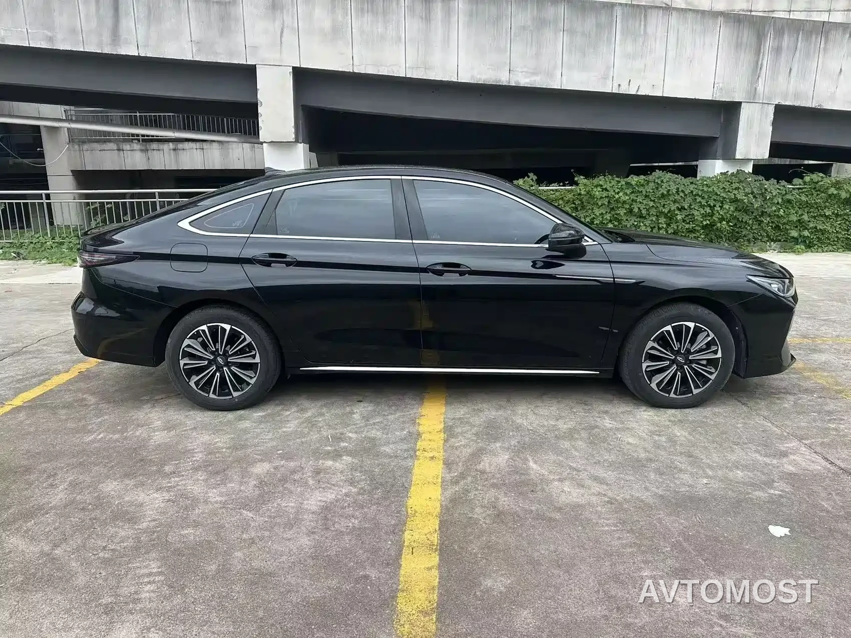 Chery Fengyun A8L 2025 1.5TGDI 145km Standard Type — фото 3