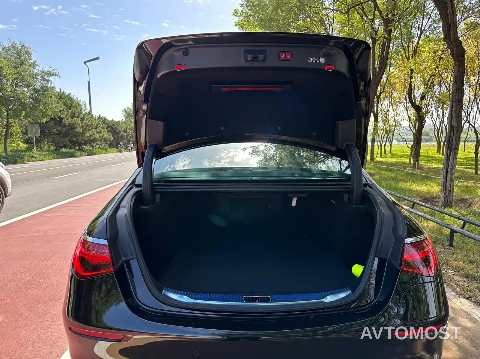 Mercedes-Benz S-Class New Energy 2024 S 450 e L Plug-in Hybrid Sedan — фото 11