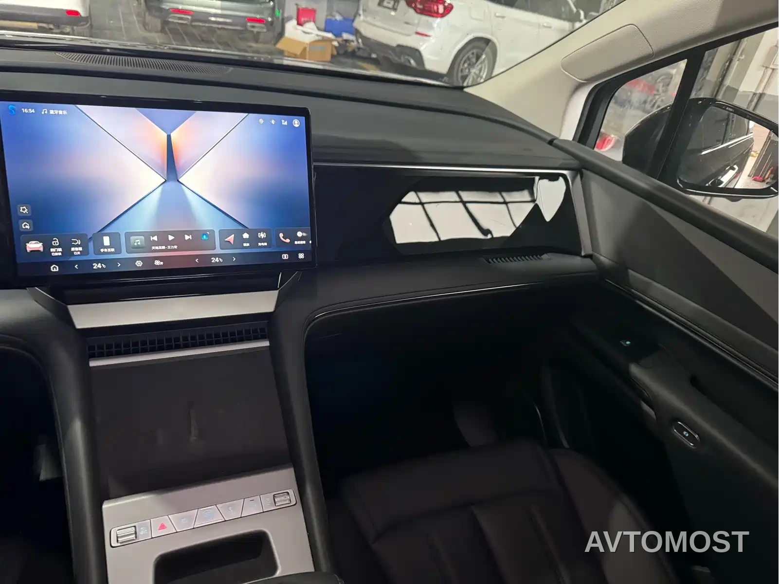 BYD M9 2025 Model 1060 Pilot Edition — фото 5