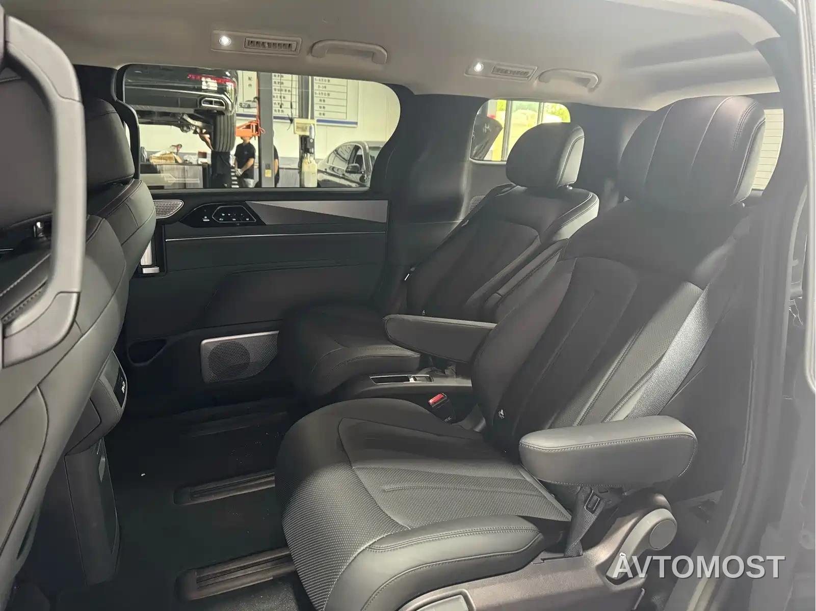 BYD M9 2025 Model 1060 Pilot Edition — фото 7