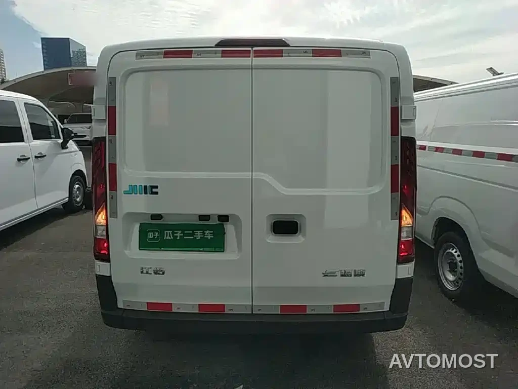 Jiangling E-Fushun 2025 Model Blind Window Version 41.86kWh Short Wheelbase Low Roof 3.0-ton — фото 5