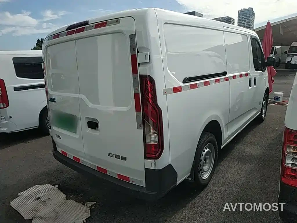 Jiangling E-Fushun 2025 Model Blind Window Version 41.86kWh Short Wheelbase Low Roof 3.0-ton — фото 6