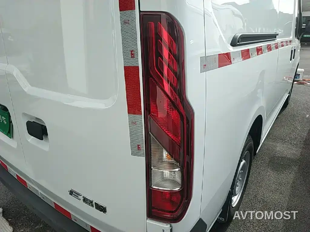Jiangling E-Fushun 2025 Model Blind Window Version 41.86kWh Short Wheelbase Low Roof 3.0-ton — фото 7