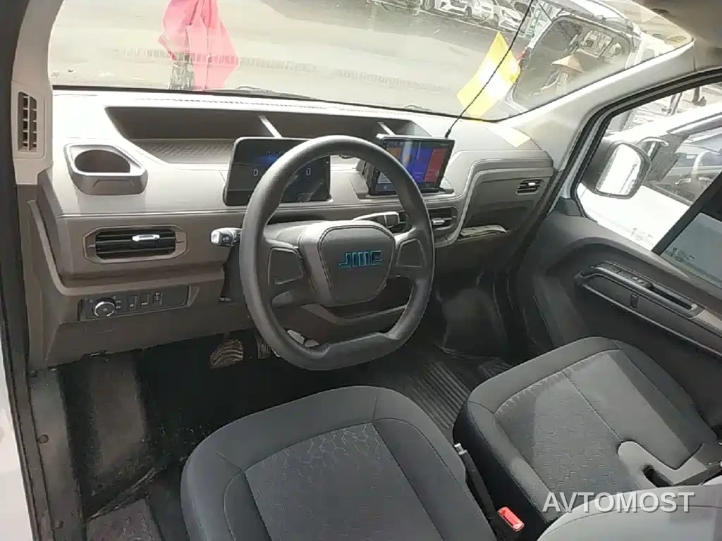Jiangling E-Fushun 2025 Model Blind Window Version 41.86kWh Short Wheelbase Low Roof 3.0-ton — фото 8