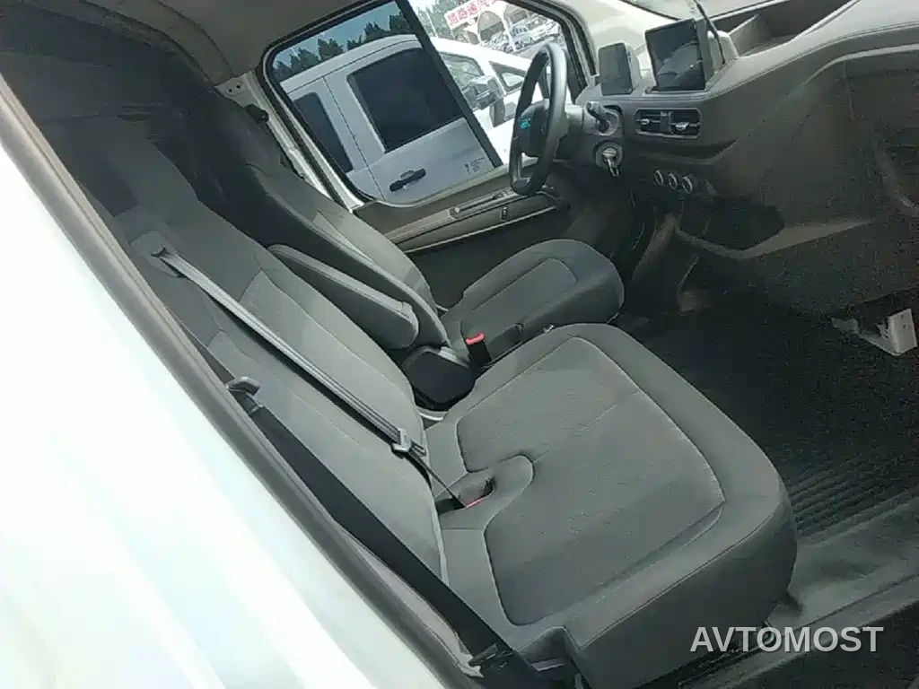 Jiangling E-Fushun 2025 Model Blind Window Version 41.86kWh Short Wheelbase Low Roof 3.0-ton — фото 21