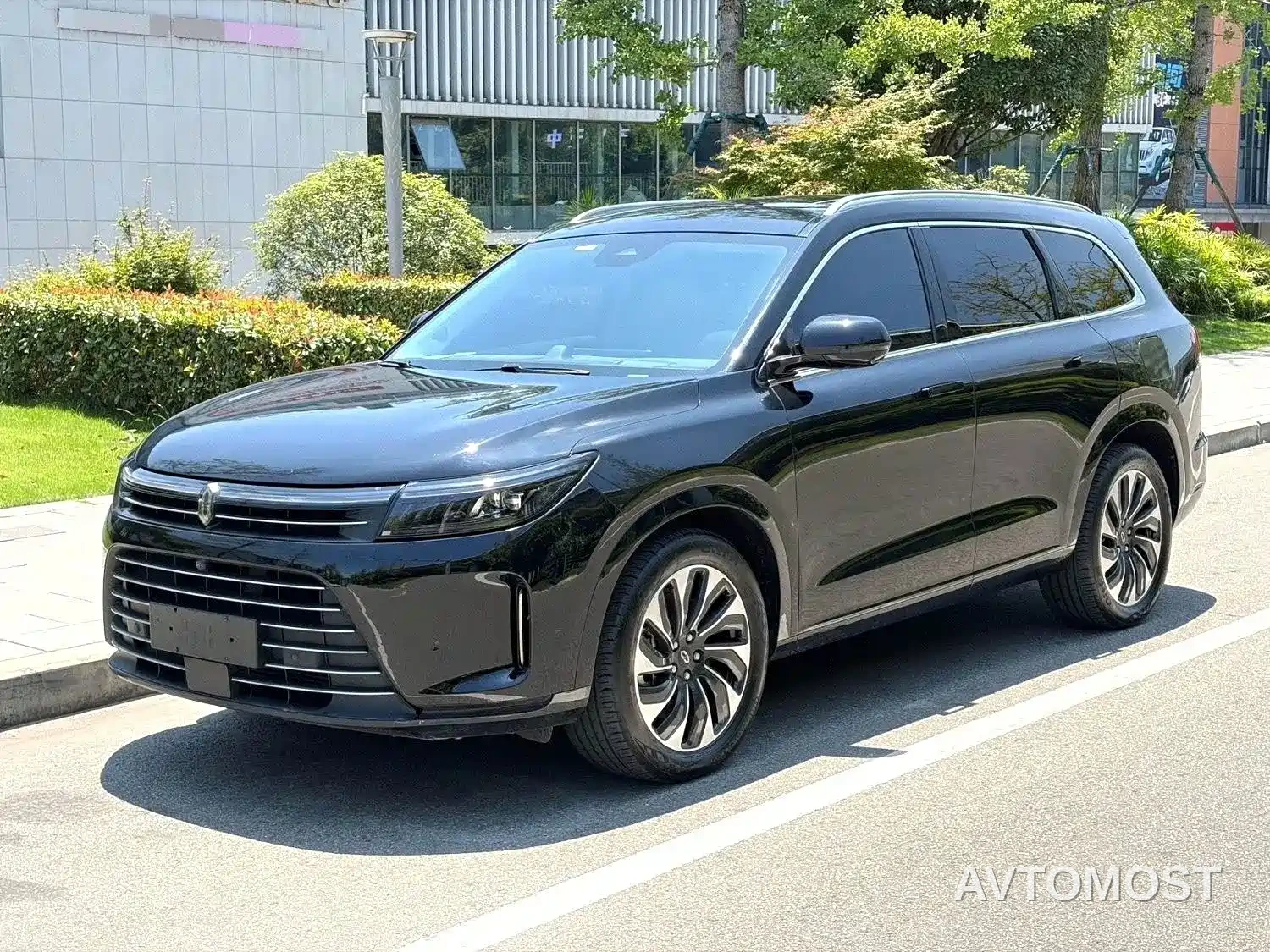 AITO M7 2024 1.5T RWD Plus 5-Seater — фото 1