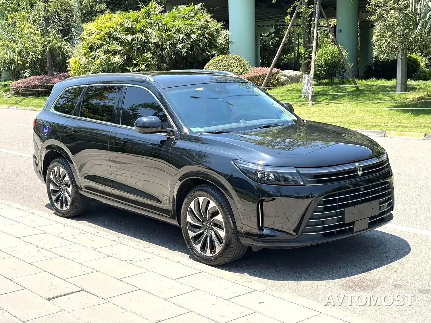 AITO M7 2024 1.5T RWD Plus 5-Seater — фото 3