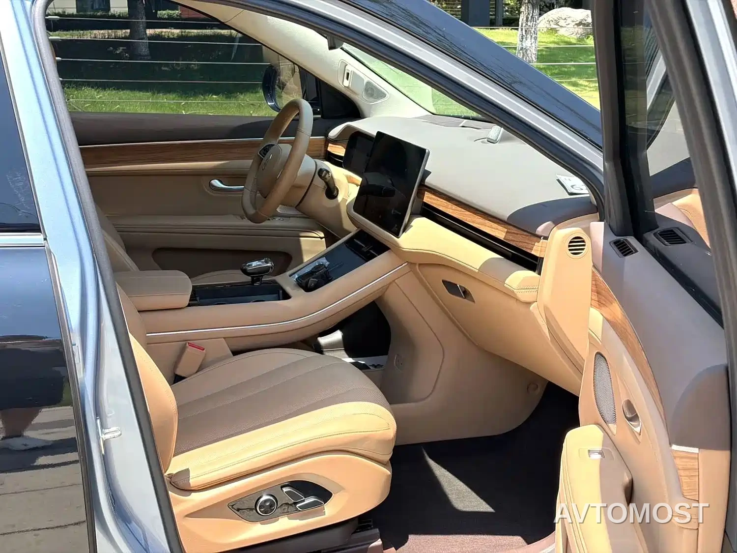 AITO M7 2024 1.5T RWD Plus 5-Seater — фото 6