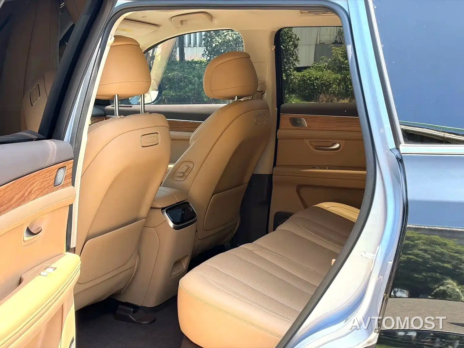 AITO M7 2024 1.5T RWD Plus 5-Seater — фото 7