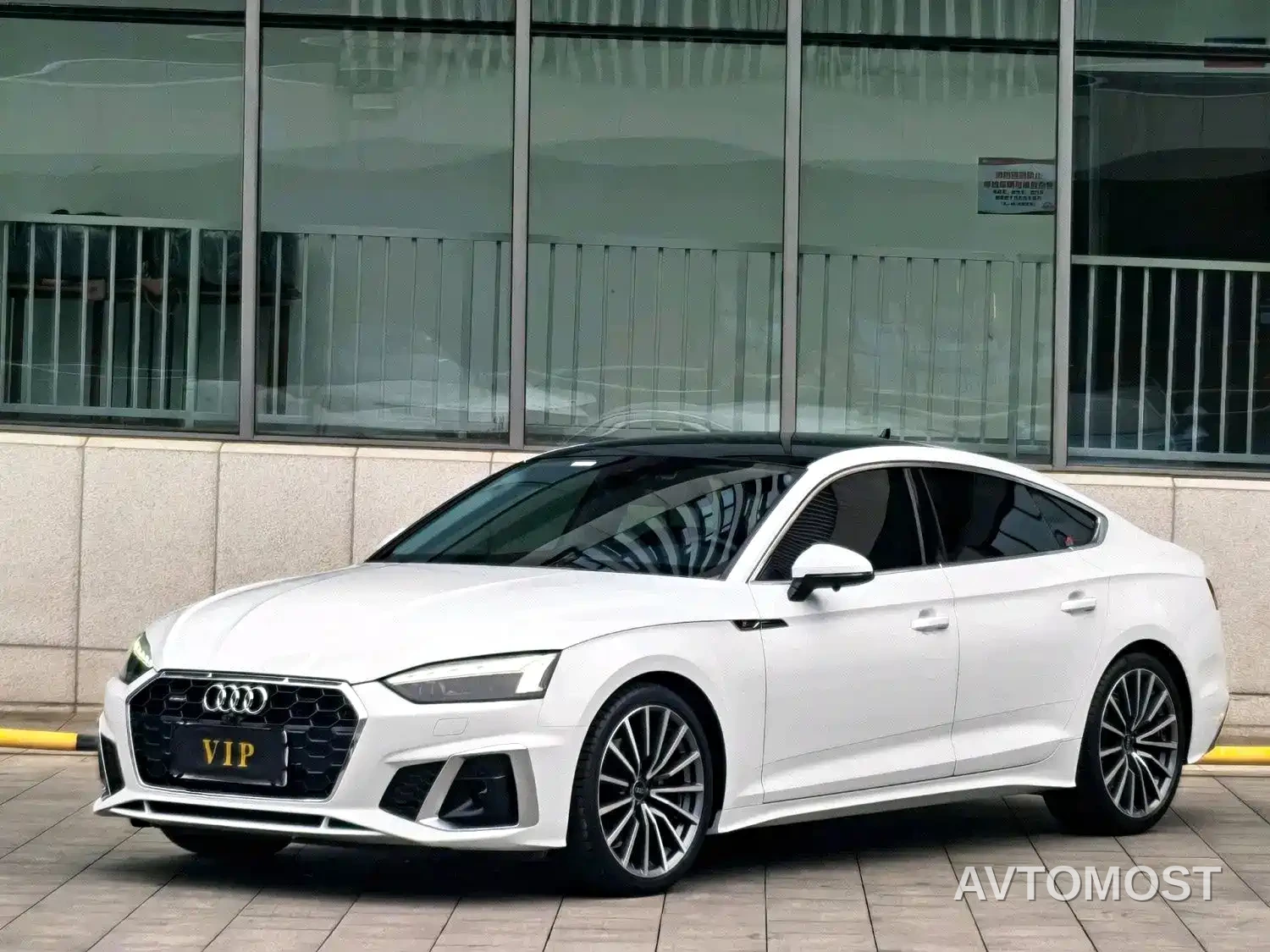 Audi A5 (Import) 2023 Sportback 40 TFSI quattro Luxury Dynamic — фото 1