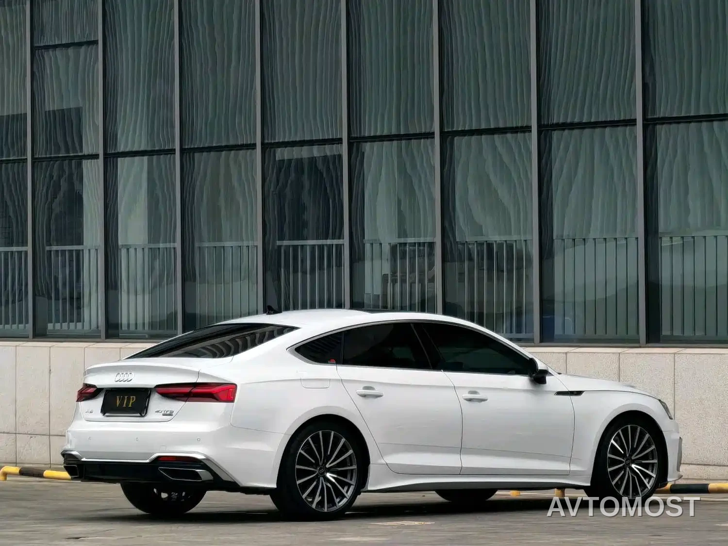 Audi A5 (Import) 2023 Sportback 40 TFSI quattro Luxury Dynamic — фото 6