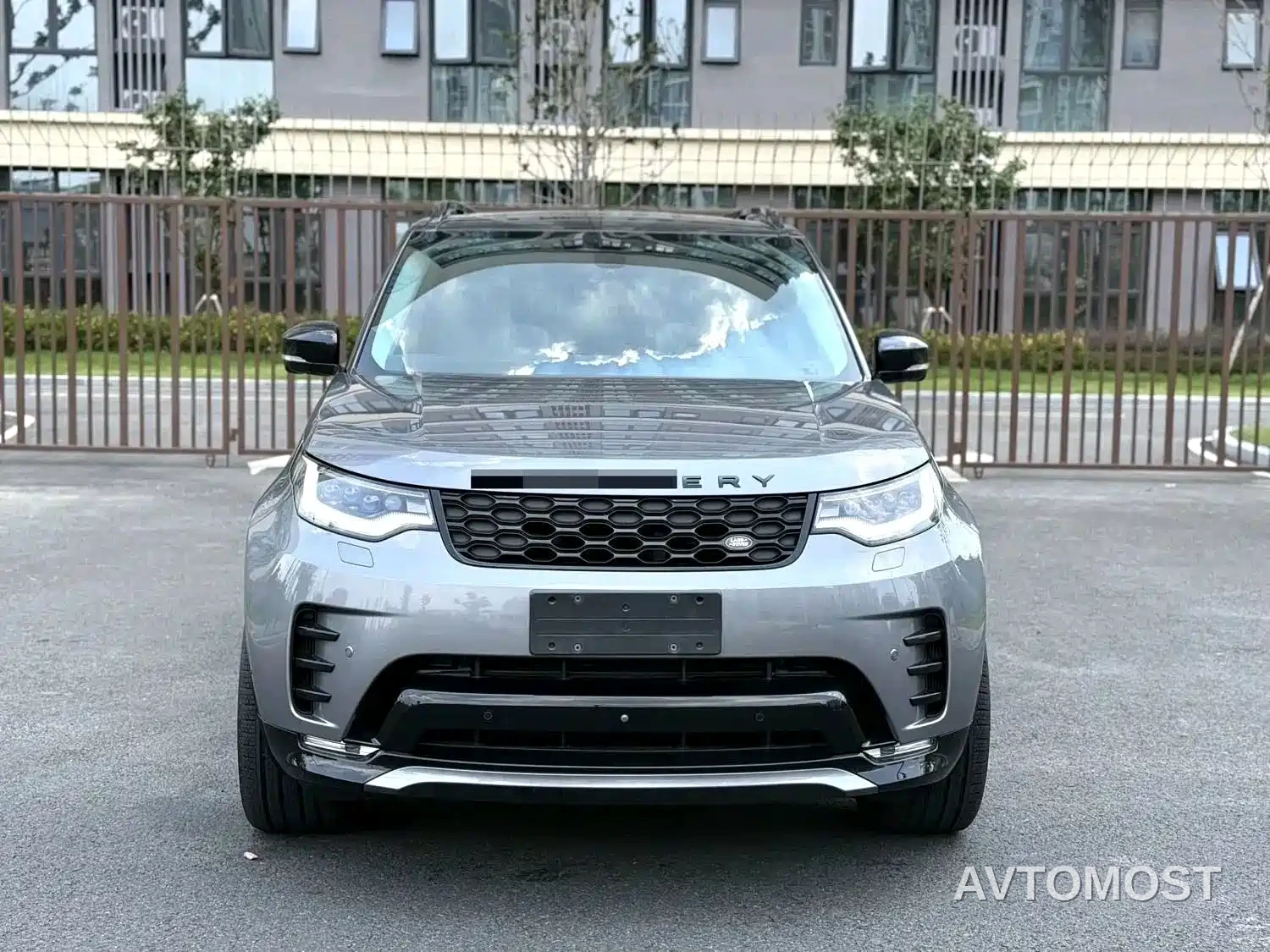Land Rover Discovery 2021 360PS R-Dynamic SE — фото 1