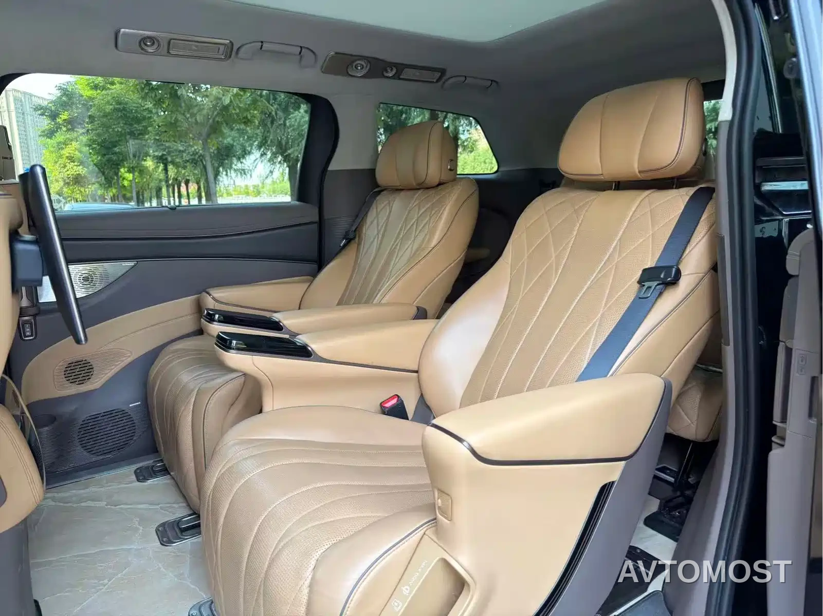 Denza D9 2022 DM-i 970 AWD Flagship — фото 3