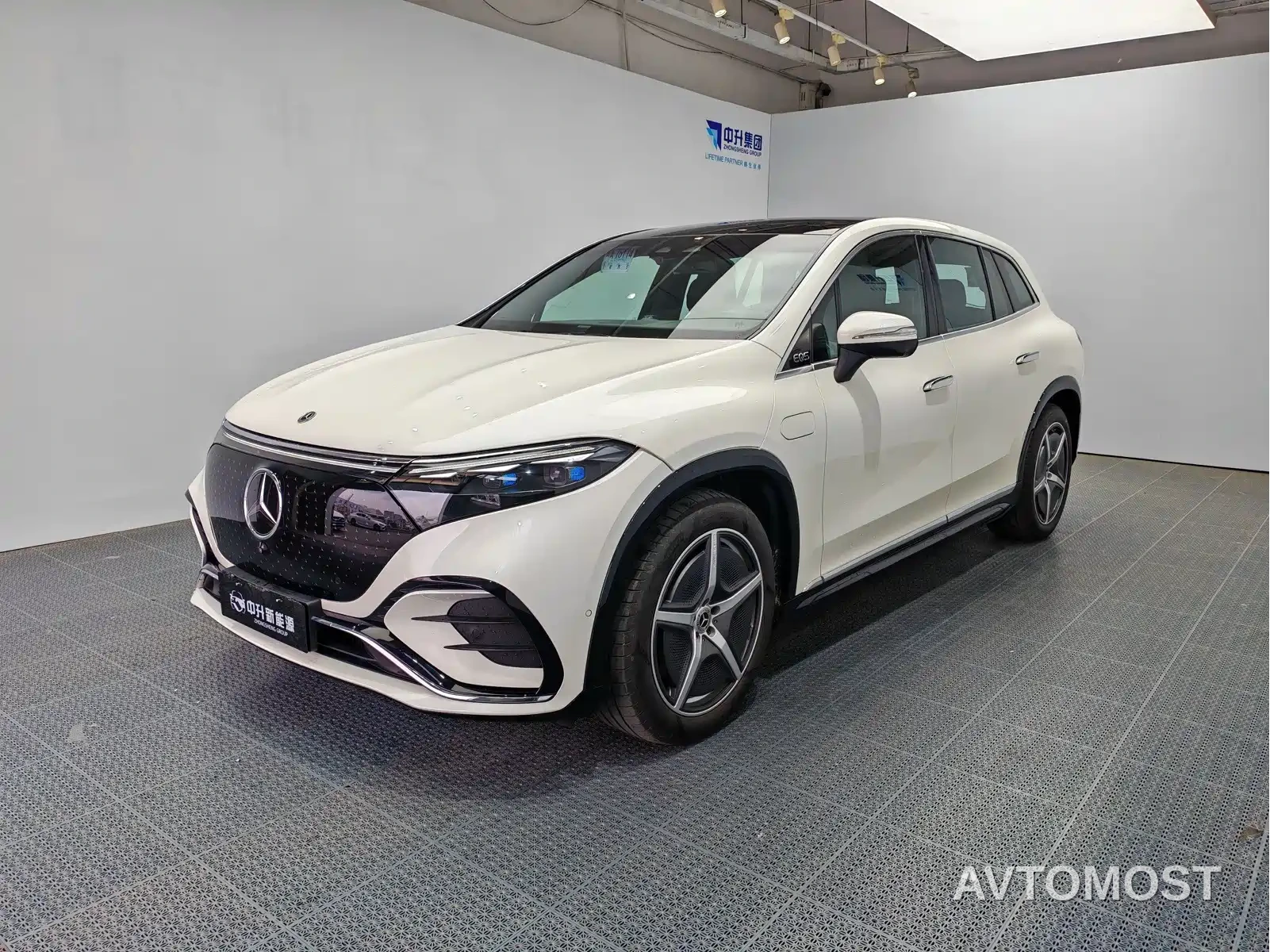 Mercedes-Benz EQS SUV 2023 450 4MATIC Pioneer Edition — фото 1