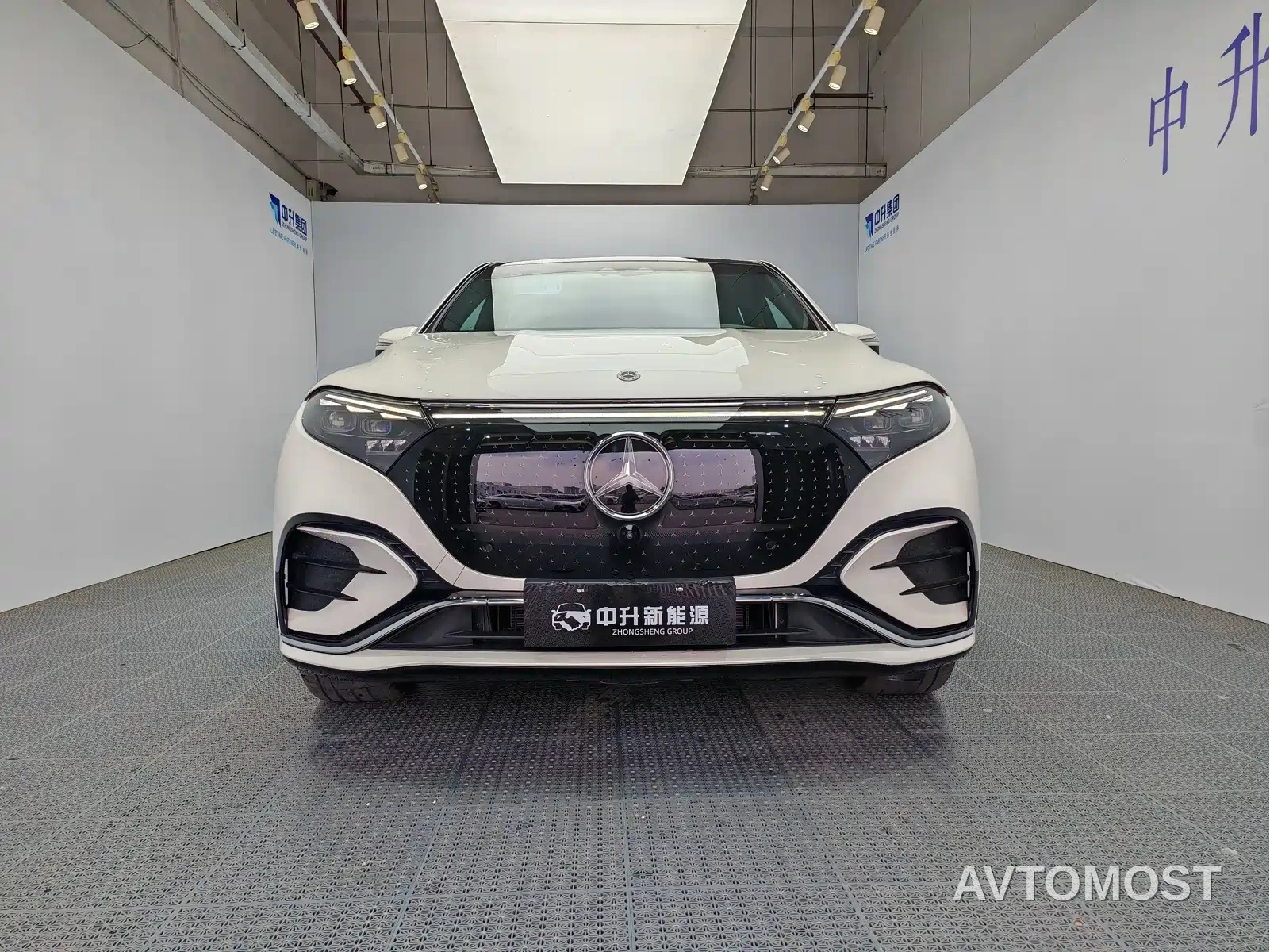 Mercedes-Benz EQS SUV 2023 450 4MATIC Pioneer Edition — фото 2