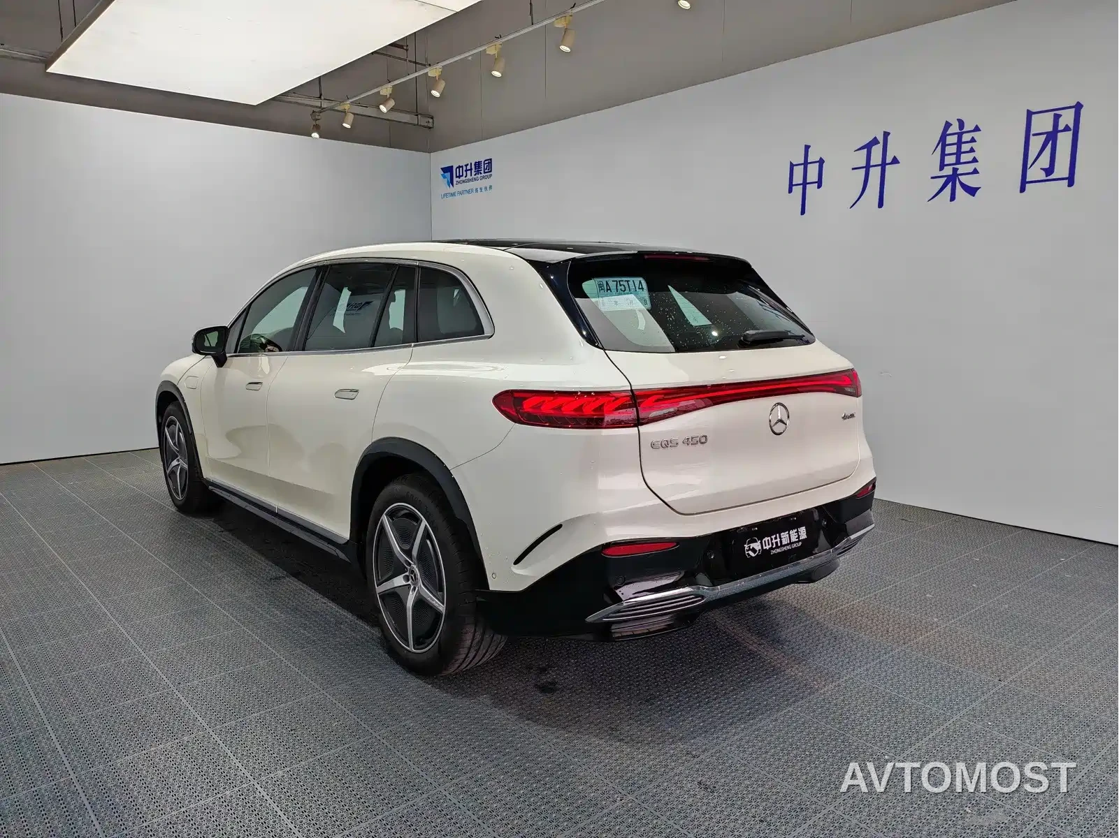 Mercedes-Benz EQS SUV 2023 450 4MATIC Pioneer Edition — фото 4