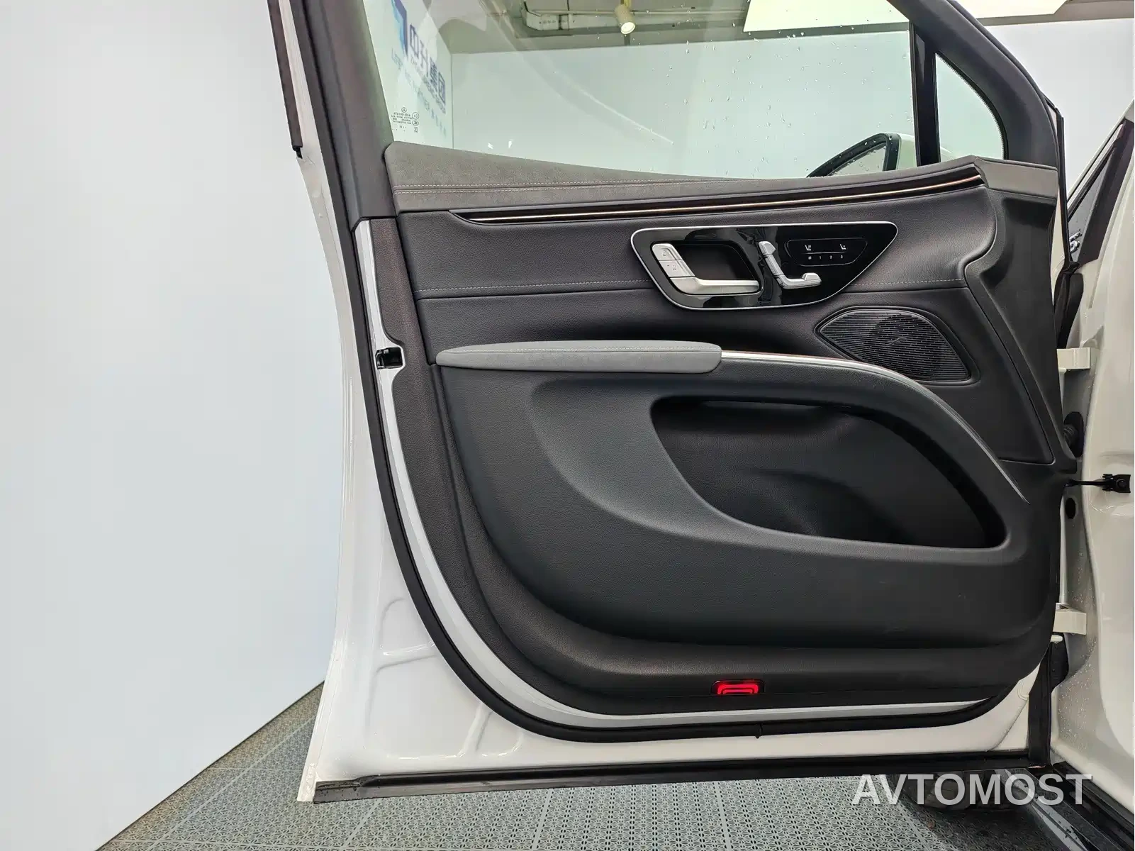 Mercedes-Benz EQS SUV 2023 450 4MATIC Pioneer Edition — фото 12