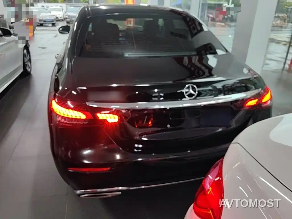 Mercedes-Benz E-Class 2022 Second Facelift E 300 L Fashion — фото 4