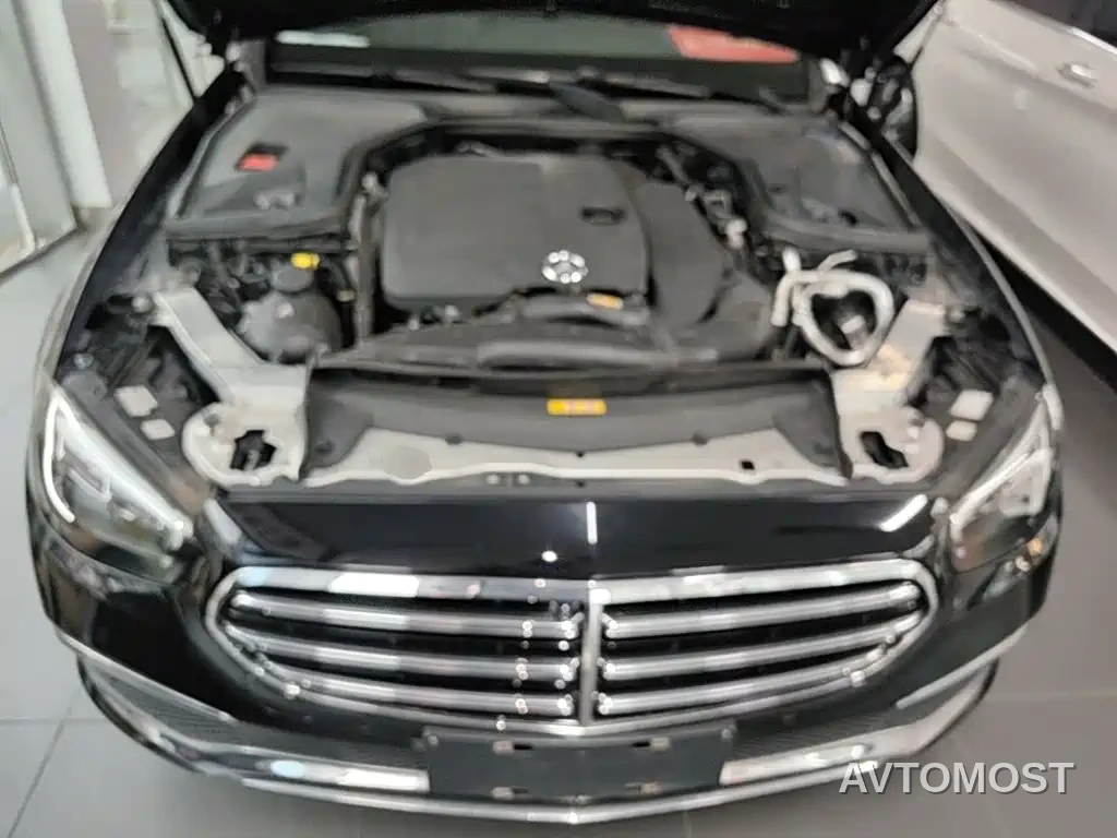 Mercedes-Benz E-Class 2022 Second Facelift E 300 L Fashion — фото 18