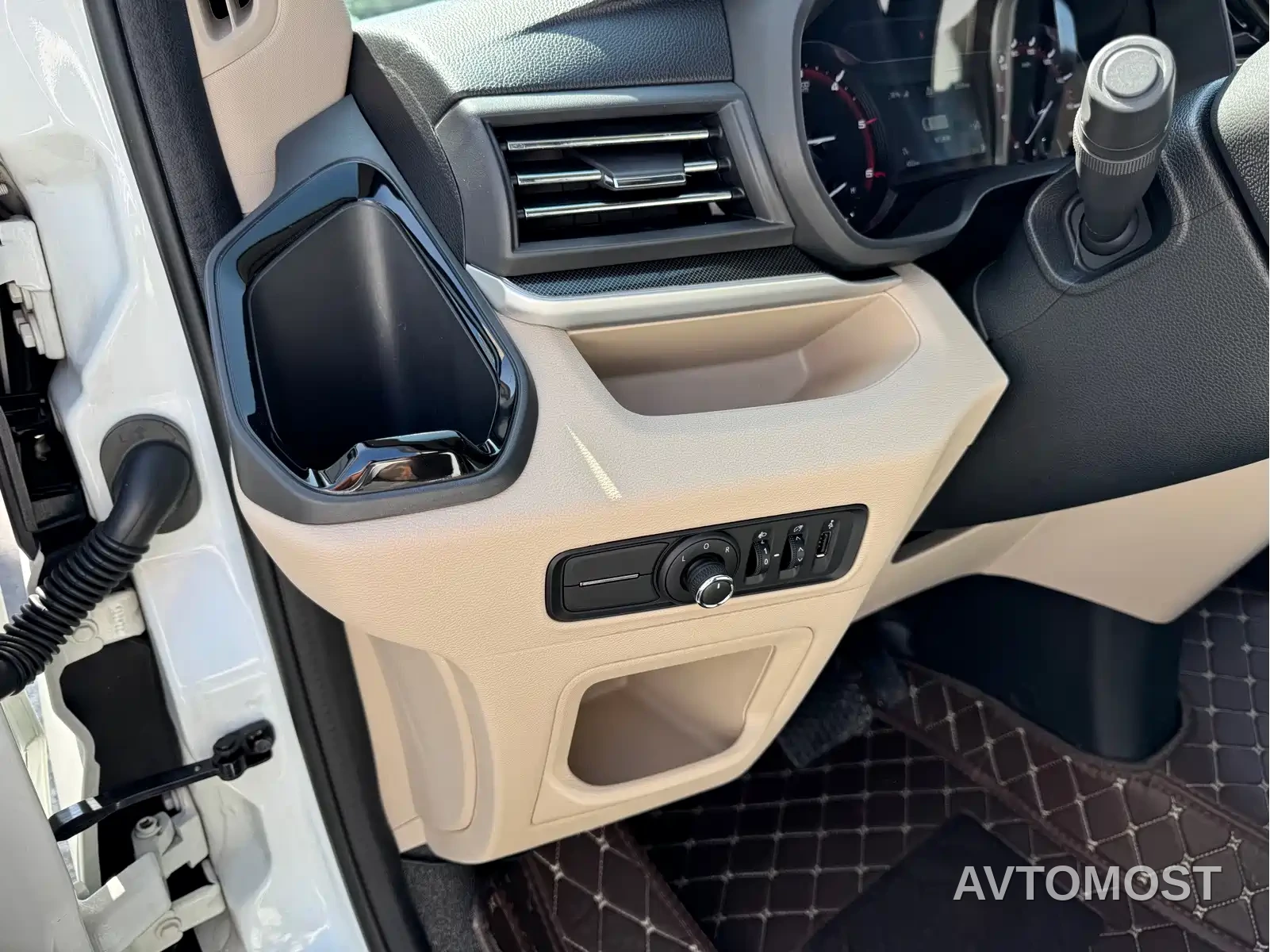 SAIC Maxus V90 RV 2021 2.0T Traveler V90 Self-contained Type B RV Flagship Version — фото 10