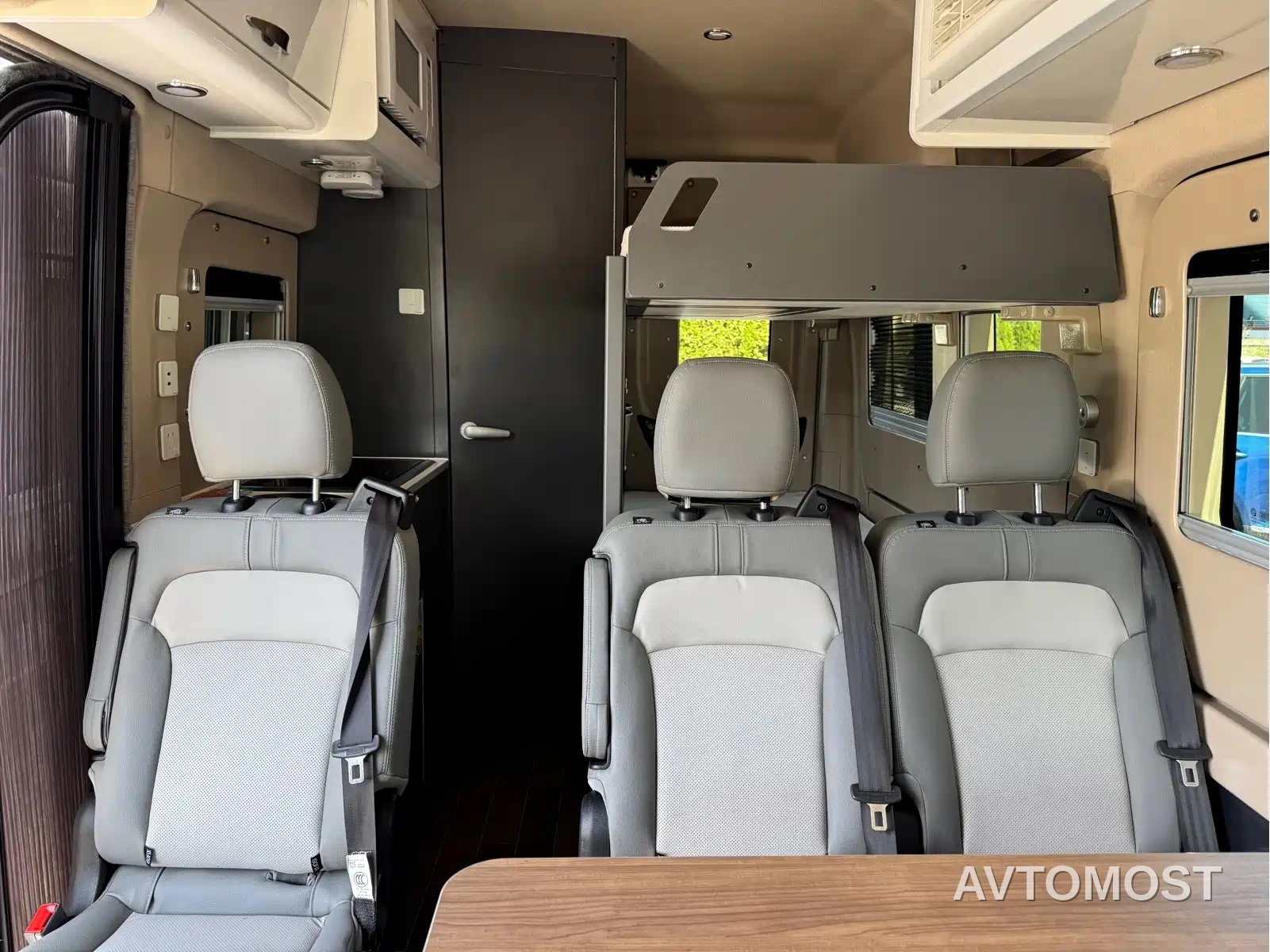 SAIC Maxus V90 RV 2021 2.0T Traveler V90 Self-contained Type B RV Flagship Version — фото 18