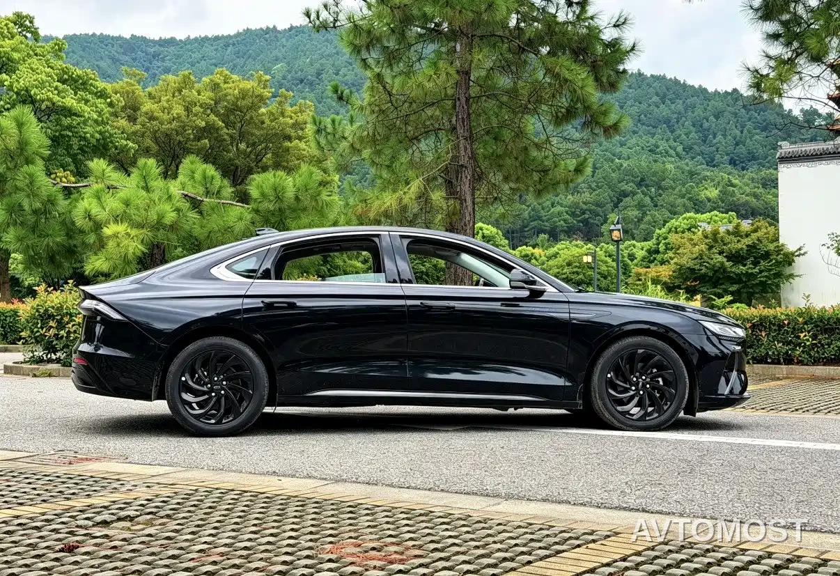Lincoln Z 2024 2.0T 2WD Premium Hybrid Edition — фото 8