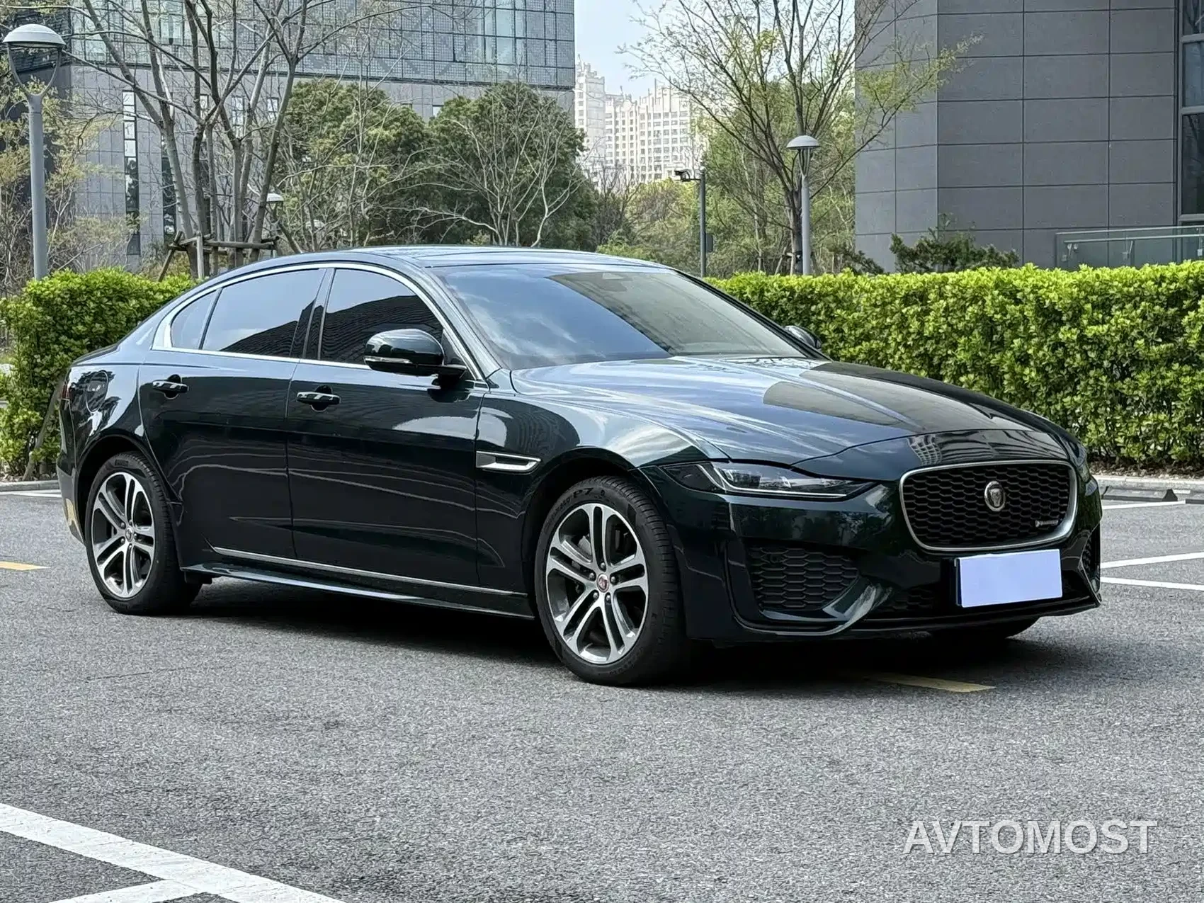 Jaguar XEL 2023 2.0T 250PS R-DYNAMIC S Progressive Sport — фото 3