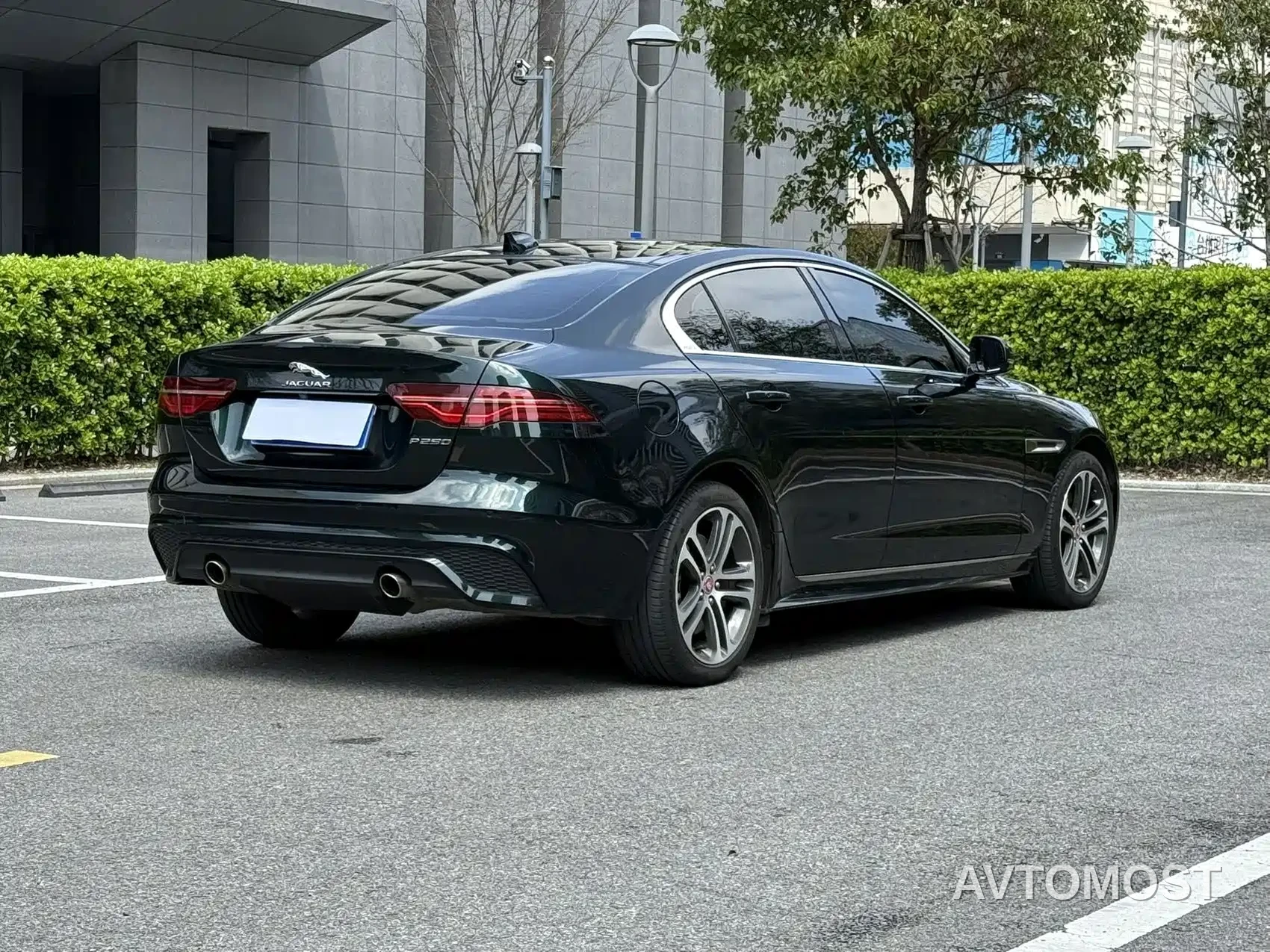 Jaguar XEL 2023 2.0T 250PS R-DYNAMIC S Progressive Sport — фото 8