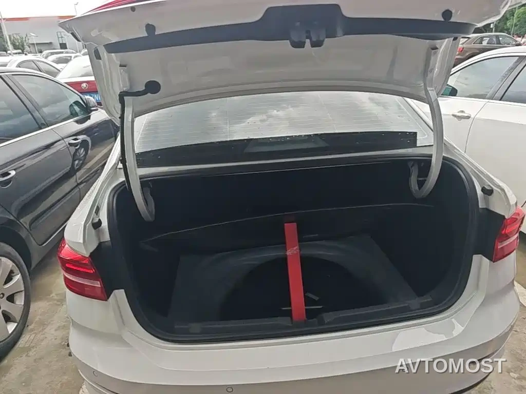 Volkswagen VW Lavida EV 2019 Premium Edition — фото 15