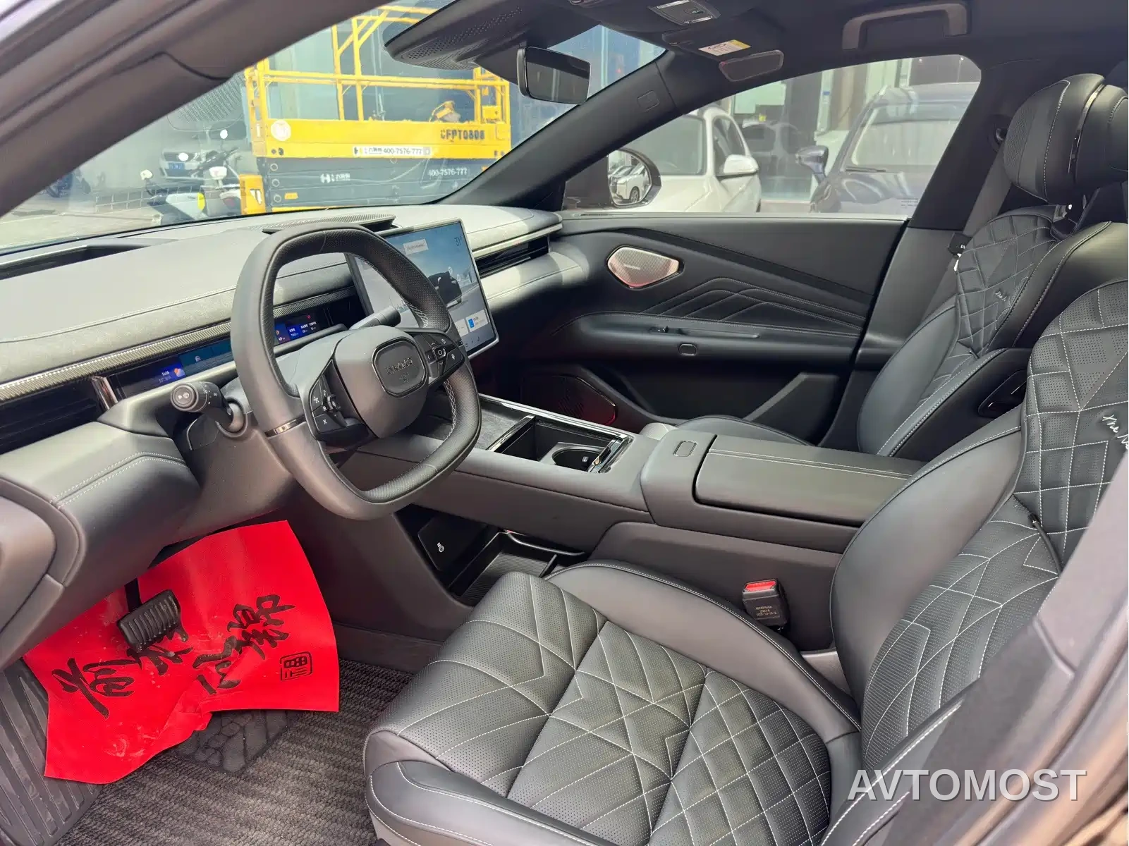 Lynk & Co 10 EM-P 2025 Model 120km Base Version — фото 4