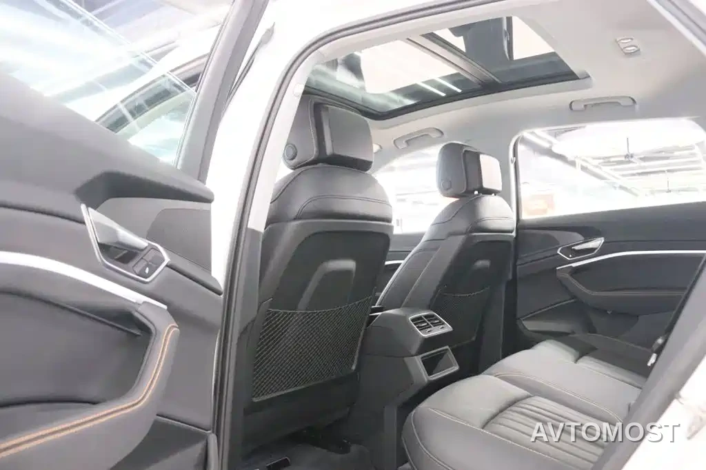 Audi e-tron 2021 50 quattro Luxury — фото 12