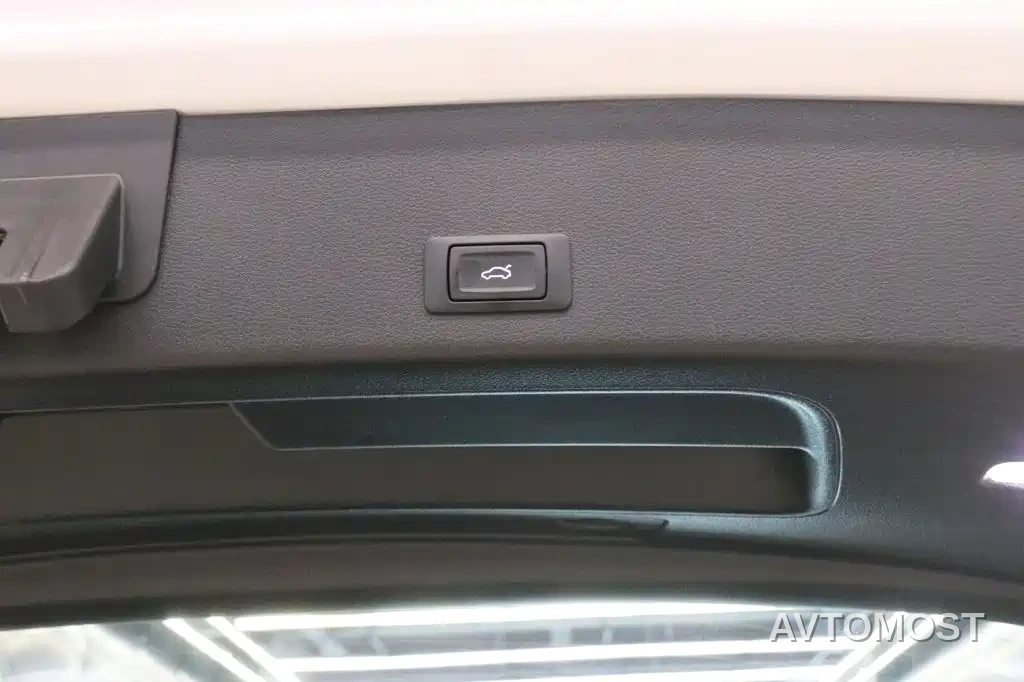 Audi e-tron 2021 50 quattro Luxury — фото 13