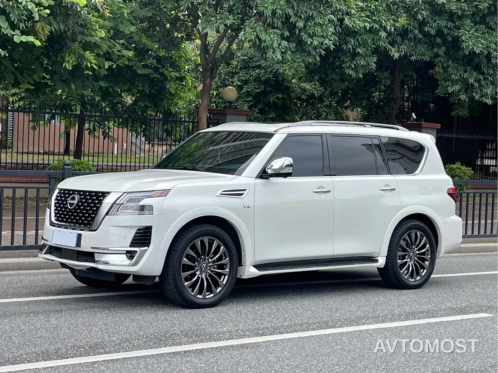 Nissan Patrol 2023 ARMADA 5.6L Armada Flagship Edition — фото 1