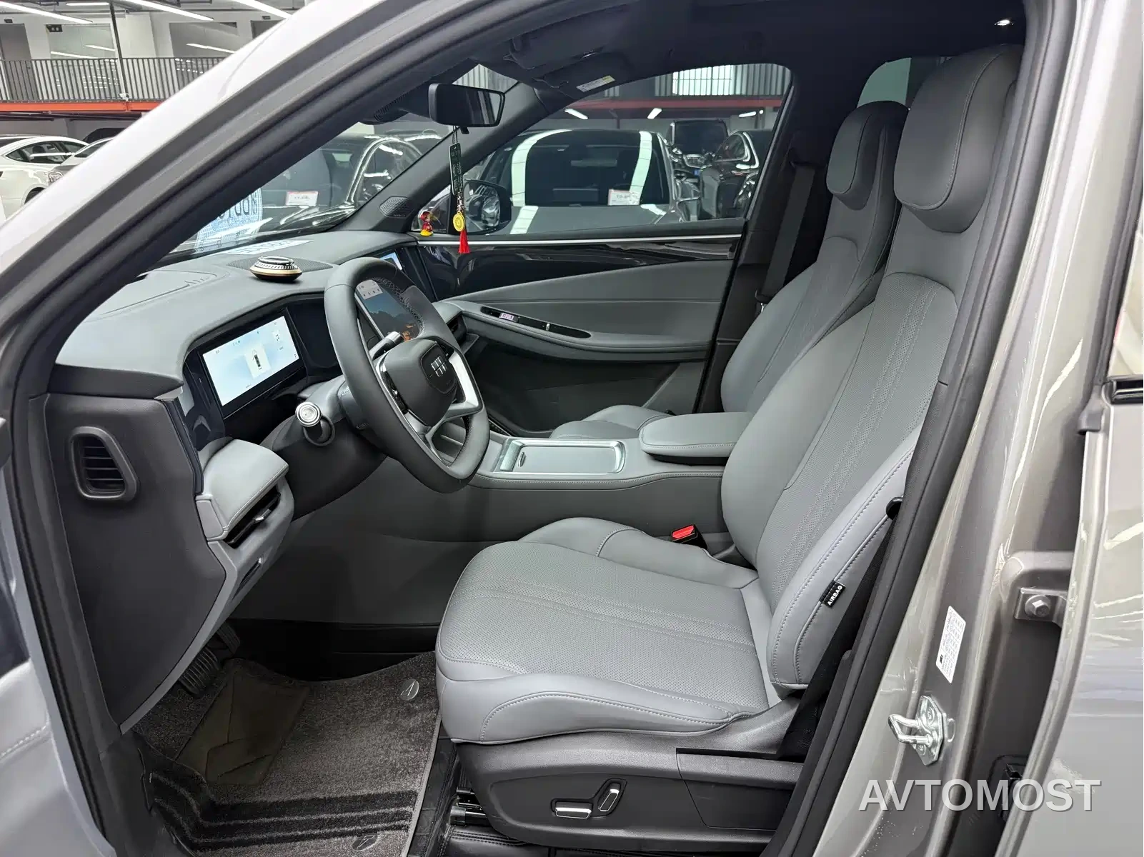 Geely Galaxy L7 2025 EM-i 115km Explorer Edition — фото 4