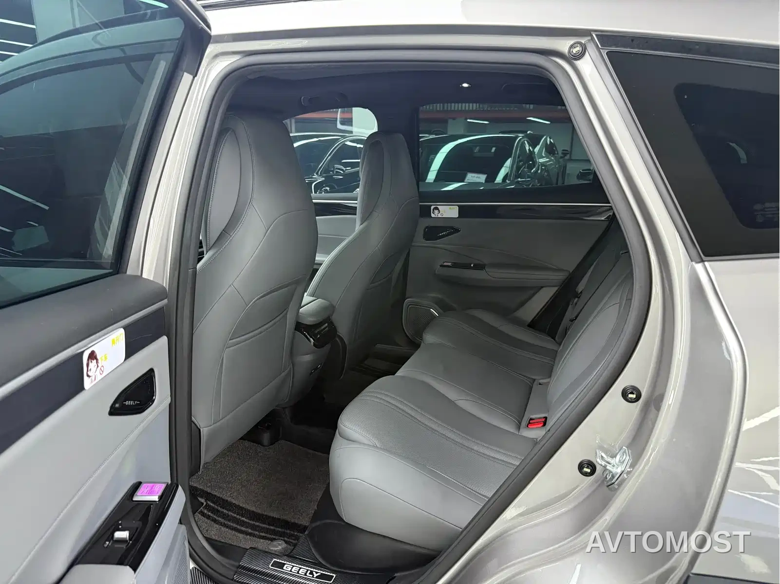 Geely Galaxy L7 2025 EM-i 115km Explorer Edition — фото 7