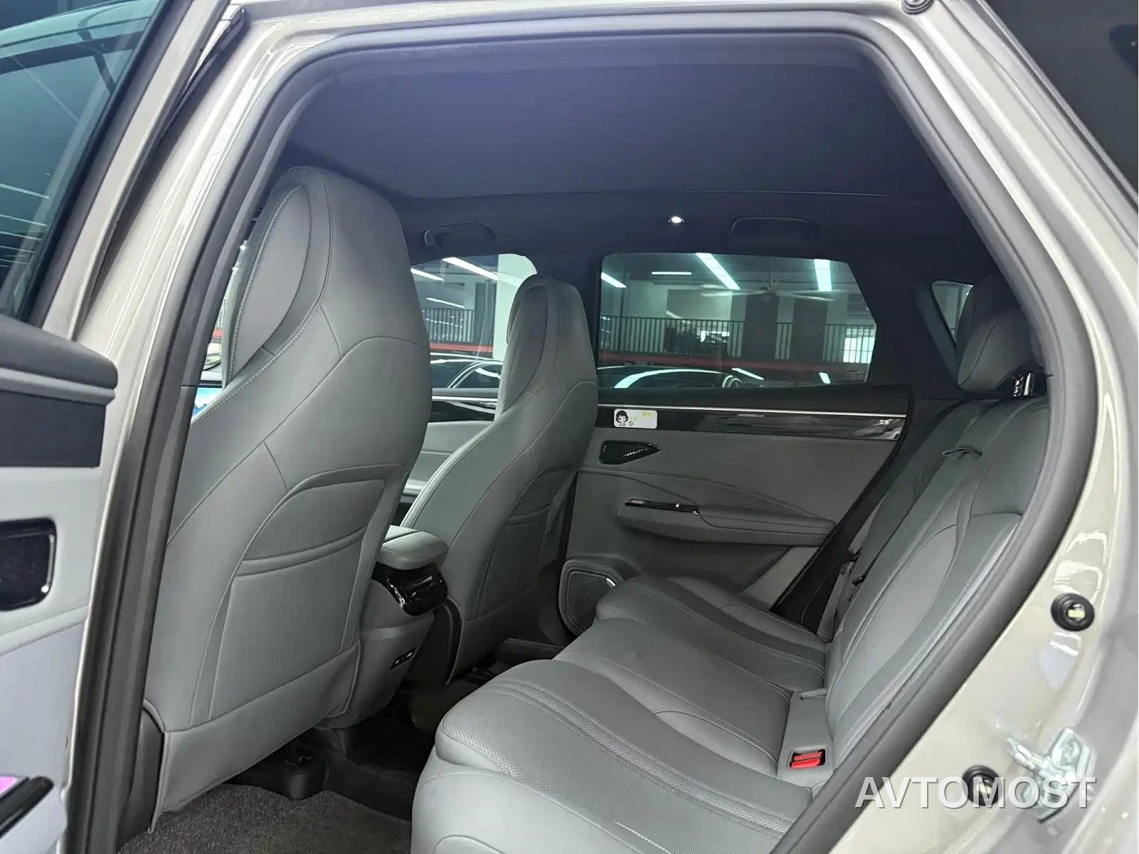 Geely Galaxy L7 2025 EM-i 115km Explorer Edition — фото 8