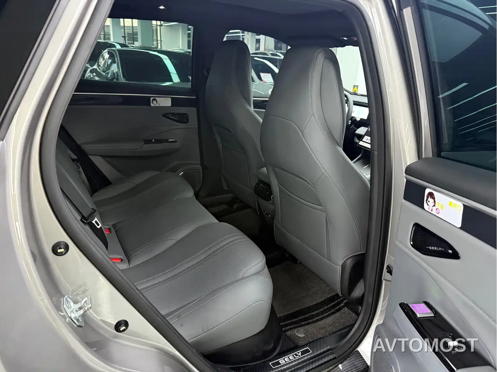 Geely Galaxy L7 2025 EM-i 115km Explorer Edition — фото 12