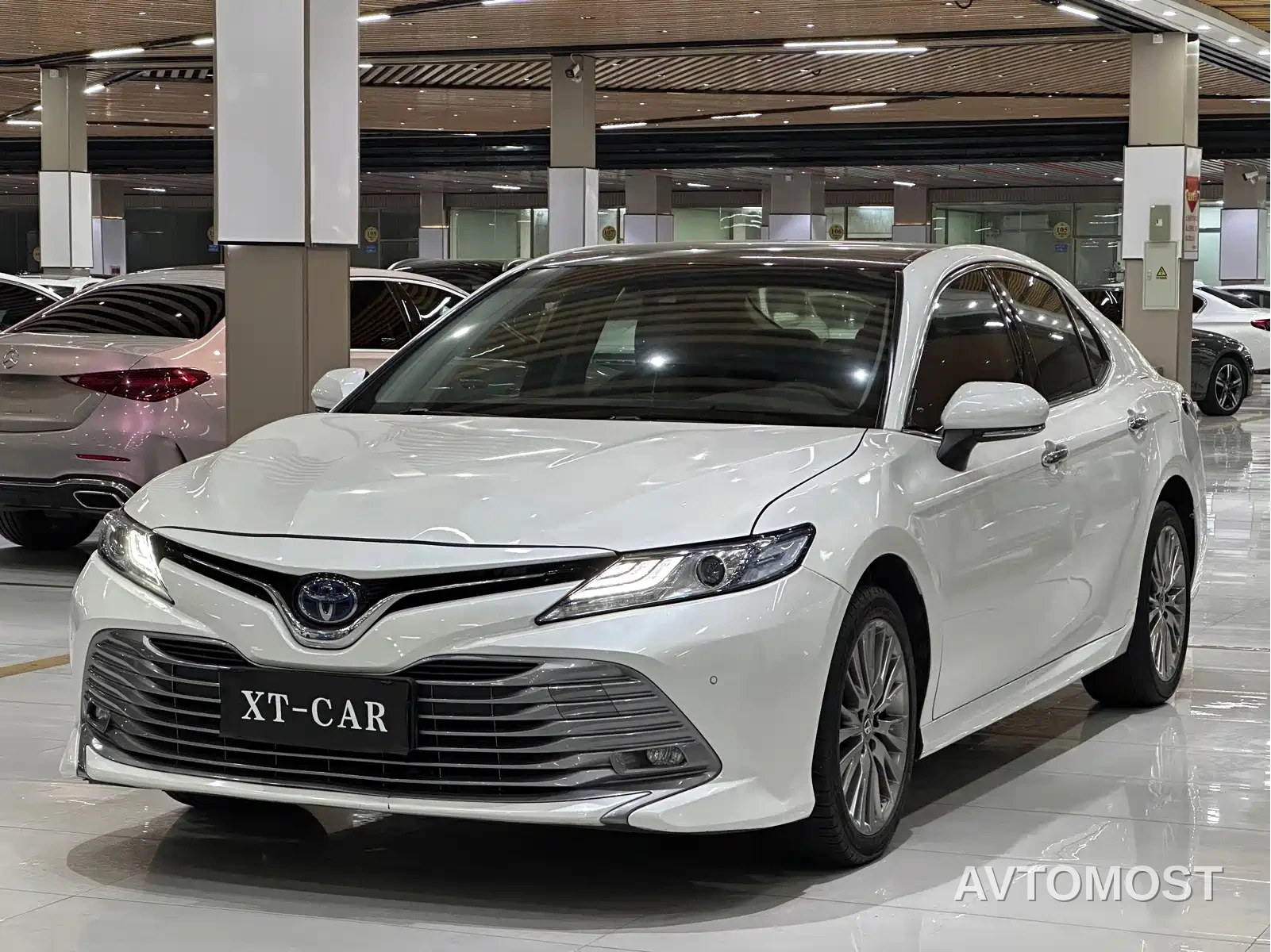 Toyota Camry 2019 Hybrid 2.5HG Luxury Edition China V — фото 1