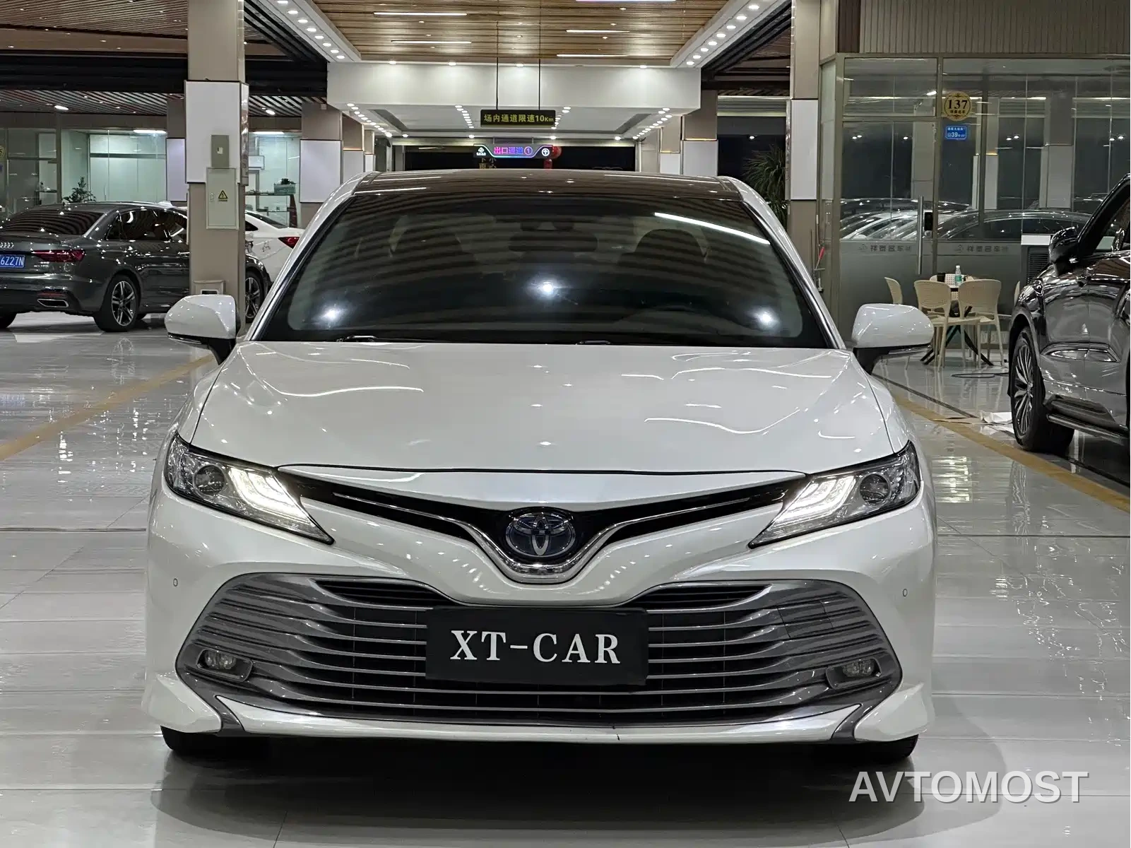 Toyota Camry 2019 Hybrid 2.5HG Luxury Edition China V — фото 2