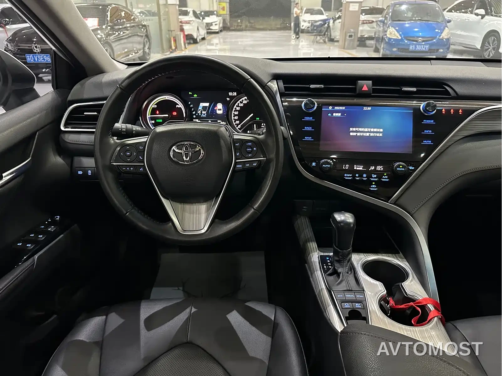 Toyota Camry 2019 Hybrid 2.5HG Luxury Edition China V — фото 5