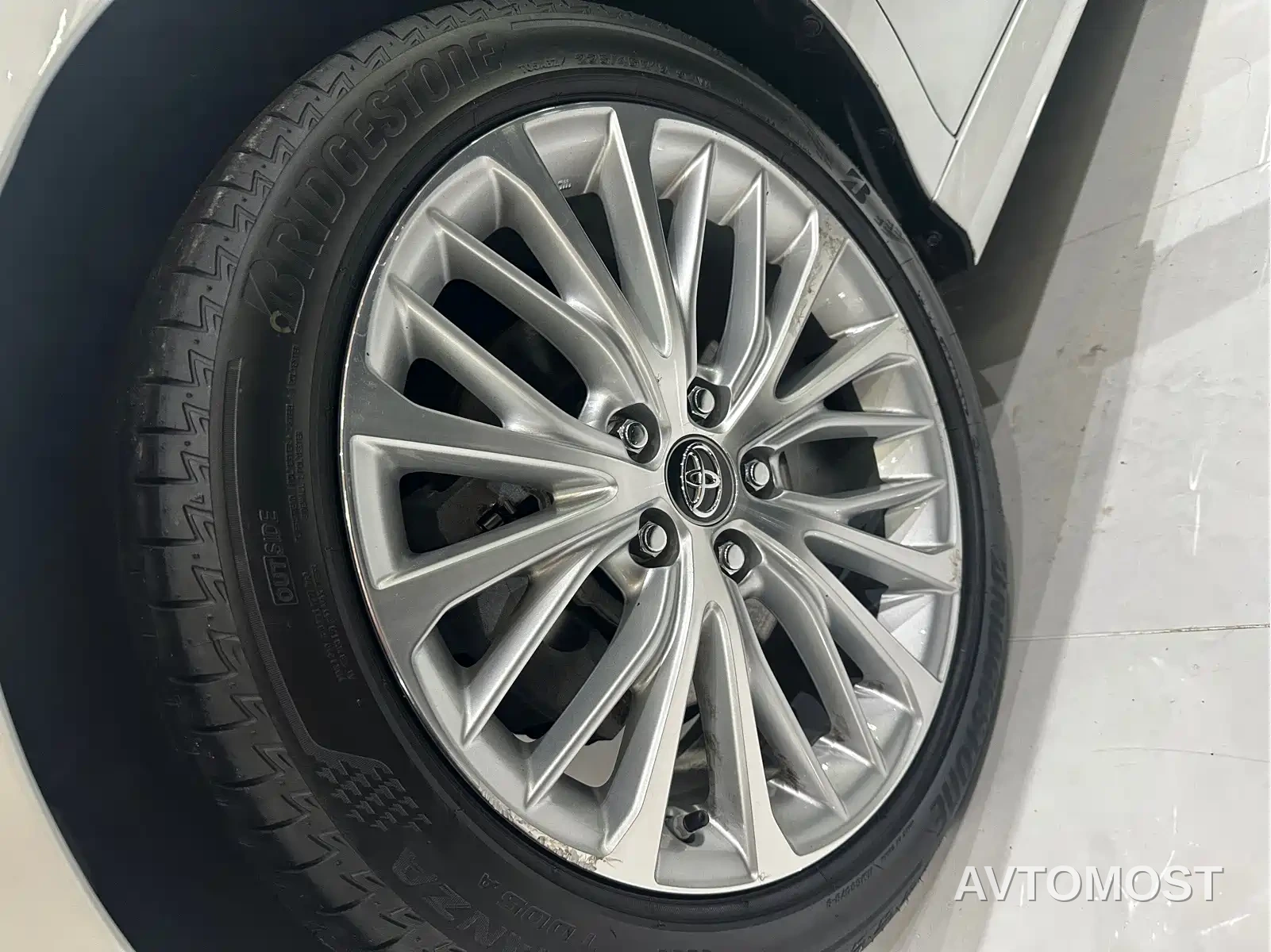 Toyota Camry 2019 Hybrid 2.5HG Luxury Edition China V — фото 11