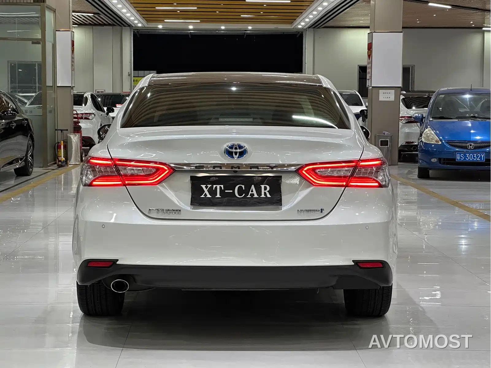 Toyota Camry 2019 Hybrid 2.5HG Luxury Edition China V — фото 13